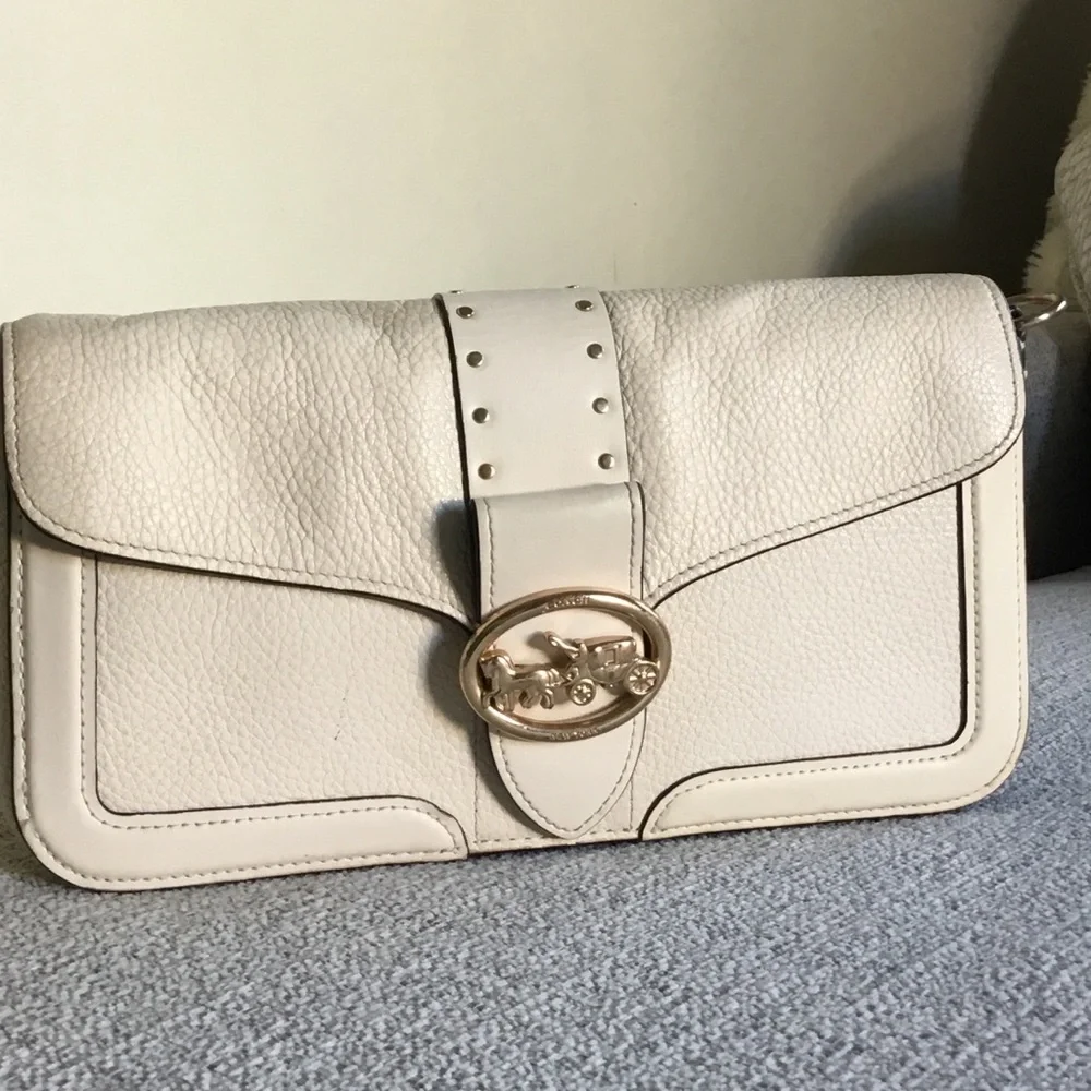 Coach Cream Leather Clutch with Gold Horse & Carriage Emblem